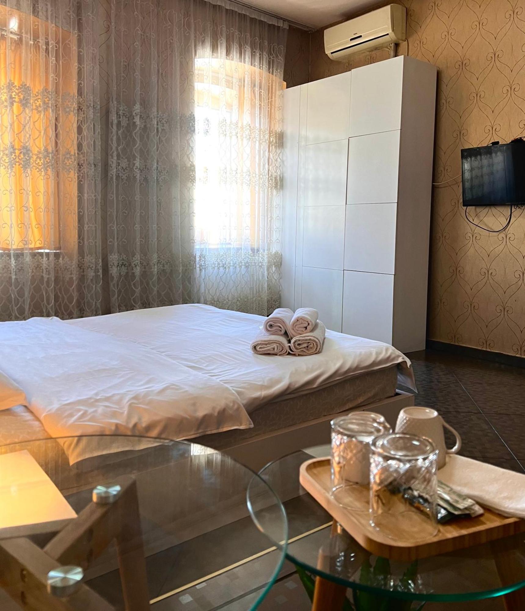 Hotel 6 Tbilisi Exterior photo